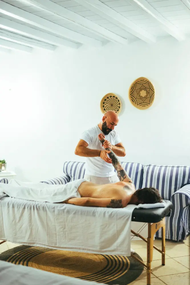Massage therapy experience in Mykonos - Photo 39